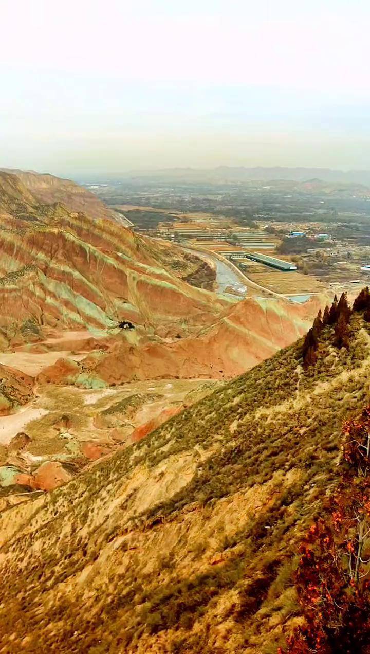 兰州猪驮山风景区丹霞地貌美如画寻美甘肃旅行推荐官兰泉根子