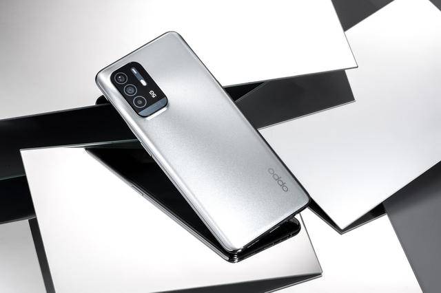 oppoa95雅银色图赏低调又不失典雅2k价位颜值担当