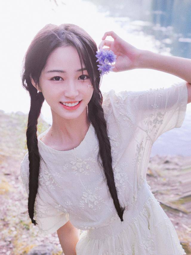 与君歌杨肸子人美歌甜她是北电学妹曾是胡海泉新生代学员