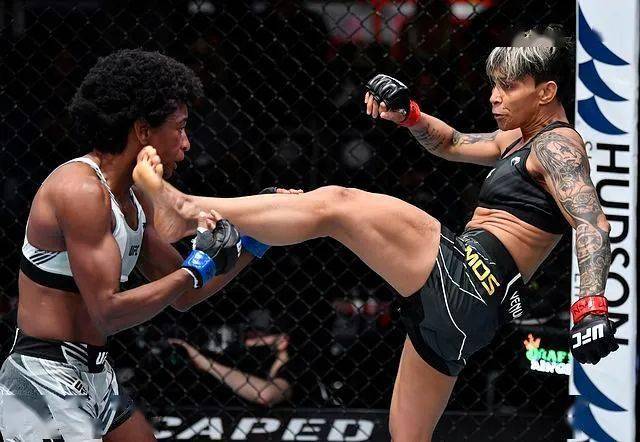 战报ufcfightnight199刘易斯vs达斯考