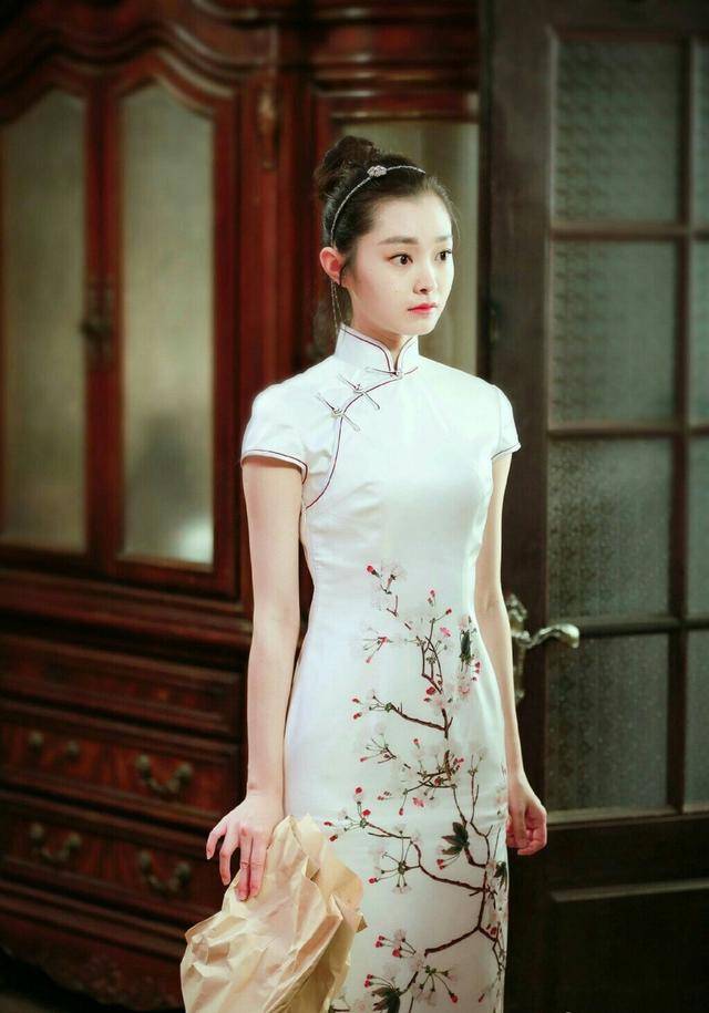 惊艳的女星旗袍 f03006ddeab34def8bfb8126010f7863.jpeg