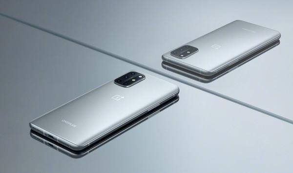 一加8t银时吸睛金属般的银色质感让人爱不释手