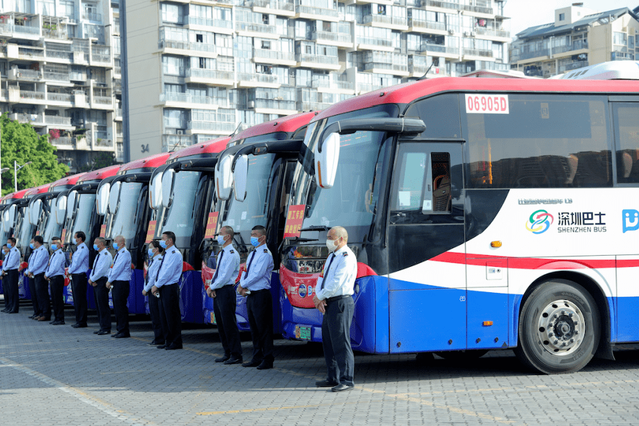 开启出行新选择优点巴士让出行更具幸福感智能化和绿色环保