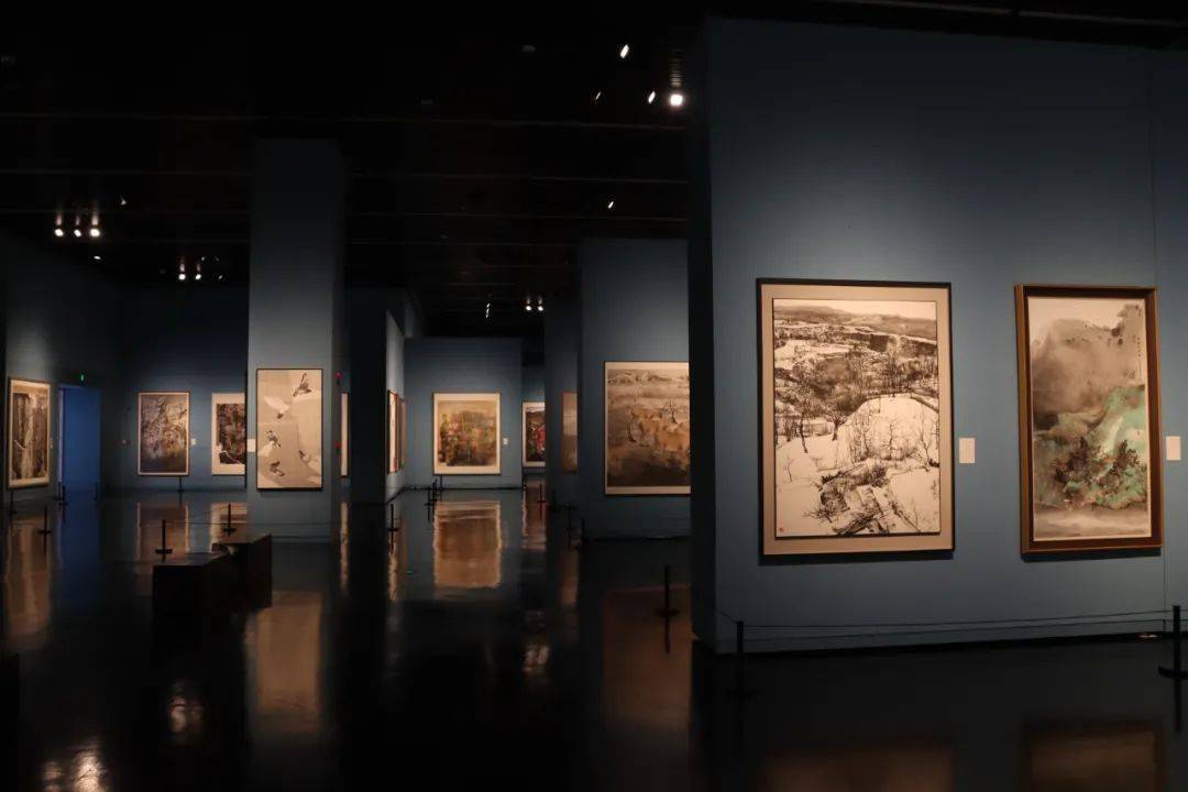 油画作品展第七展厅:特邀作品展三楼环廊:雕塑作品展来源:赣州美术馆