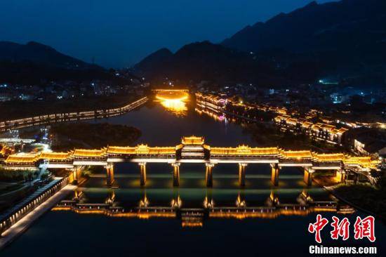 夜景|重庆黔江濯水风雨廊桥夜景璀璨