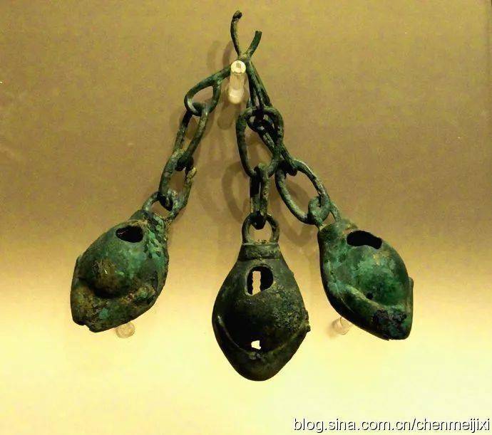 139140三星堆铜海贝挂饰