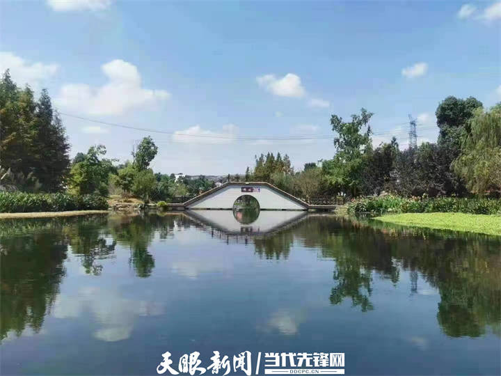 四新四化蹲点采访遵义深溪镇搭起农旅融合大舞台