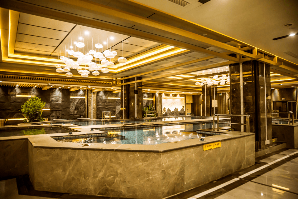 把疲惫交给流水来扬州开启一场热气腾腾的温泉旅游吧