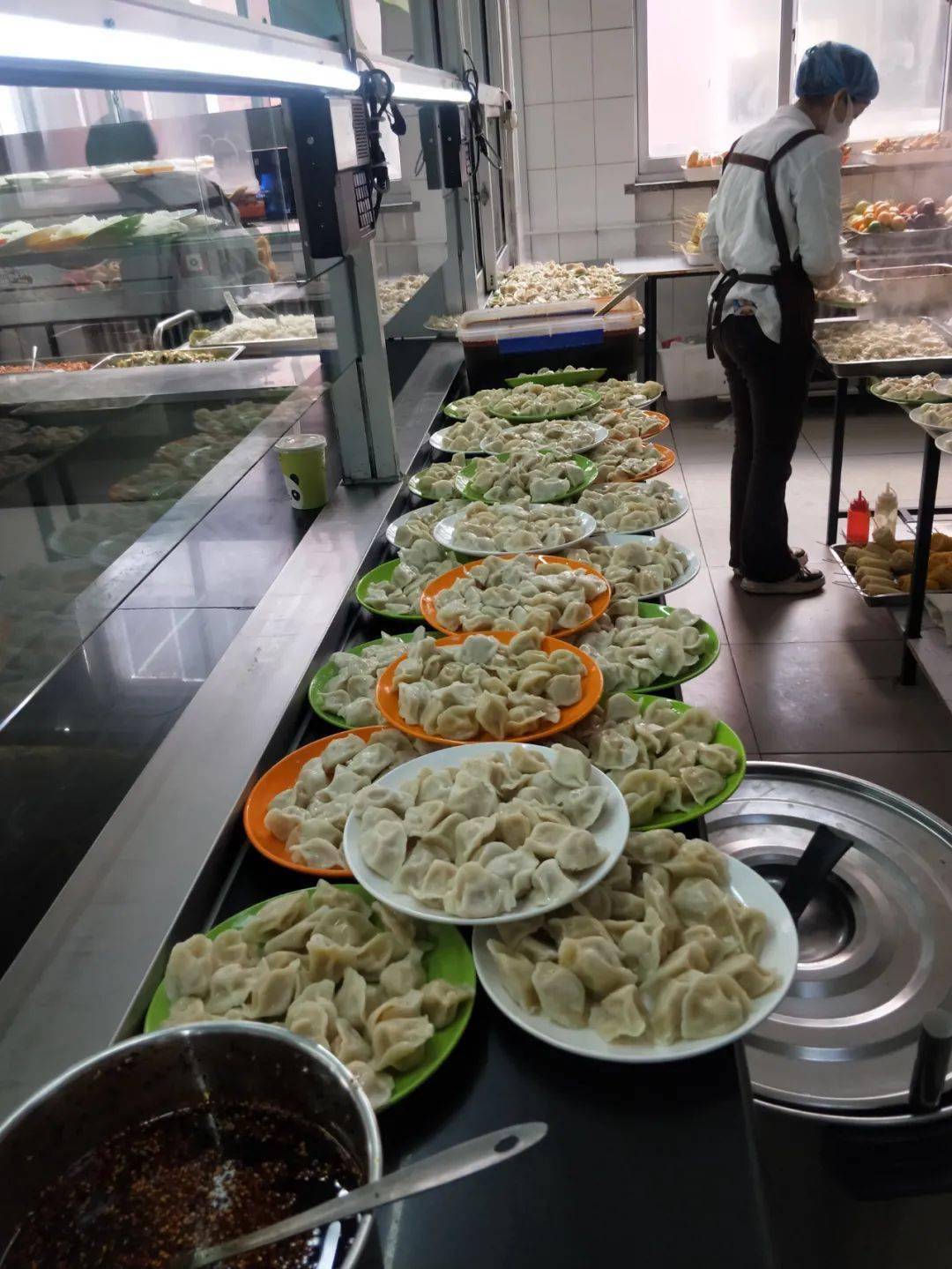 冬至我在银川高级中学食堂吃饺子