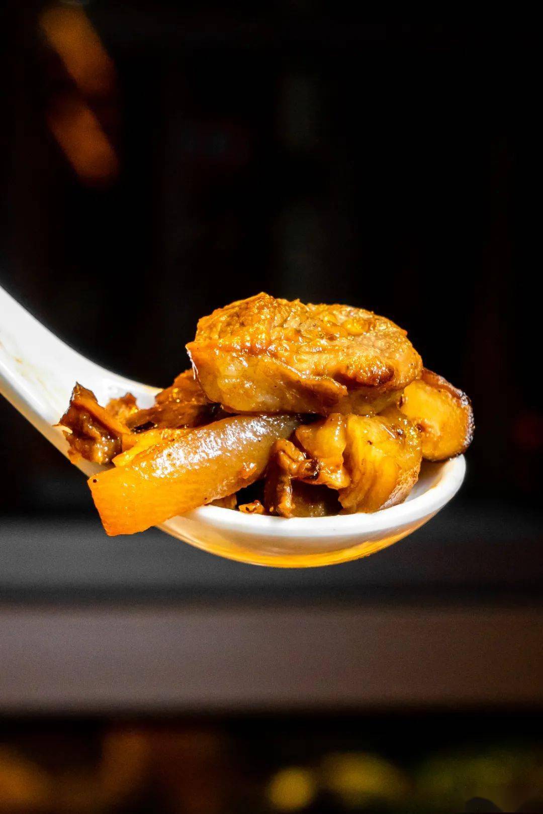 坐地铁5号线吃烧鸡去香到骨子里的大富烧鸡一年卖出100w只