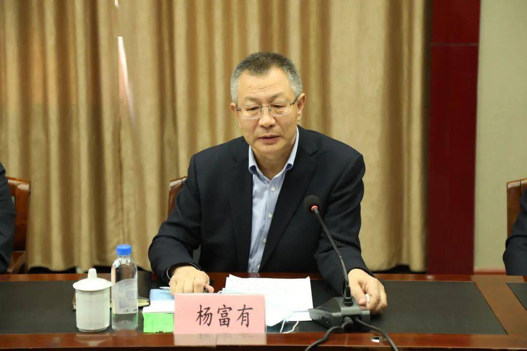杨富有院长在发言中强调了农村牧区人才培训的重要性,介绍了锡林郭勒
