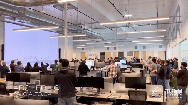 Apple Car工程师转型造飞机！12个旋翼能变形，续航96公里，后年量产...