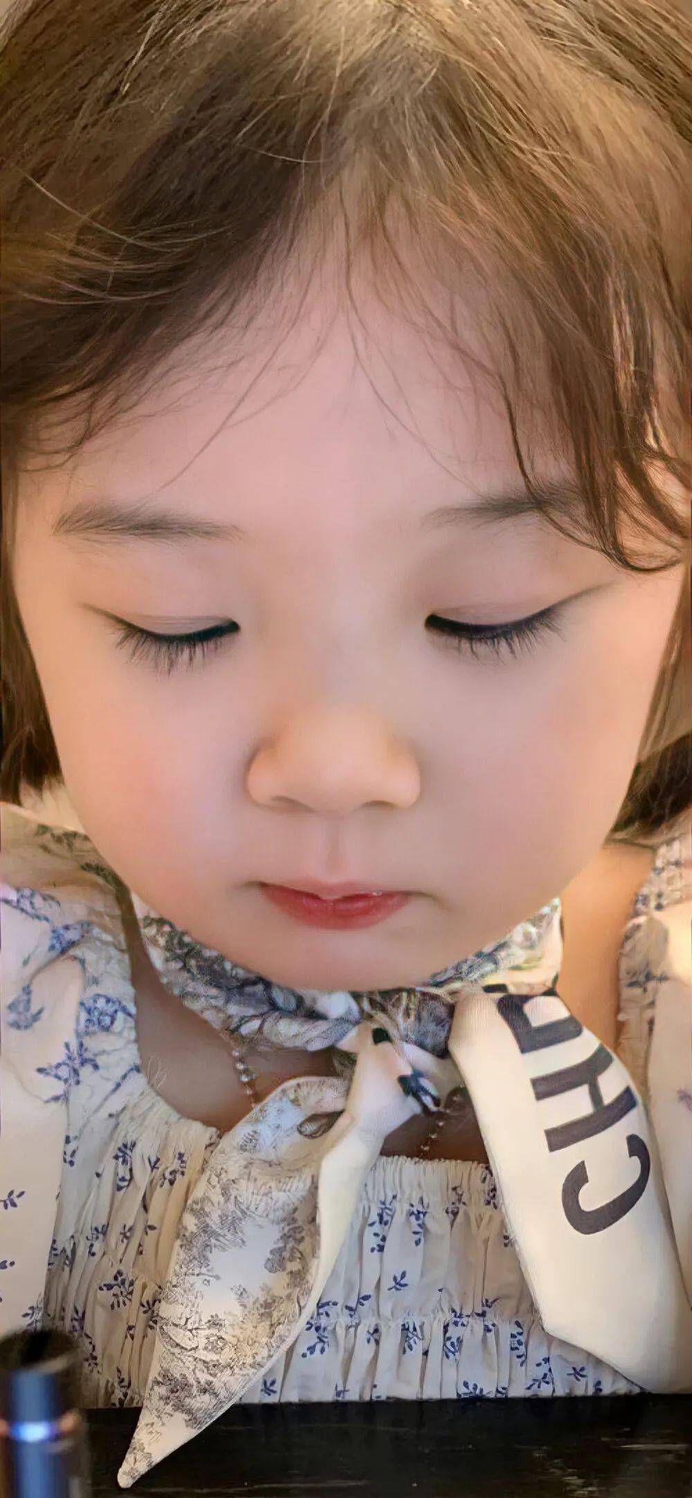 治愈系可爱萌娃壁纸