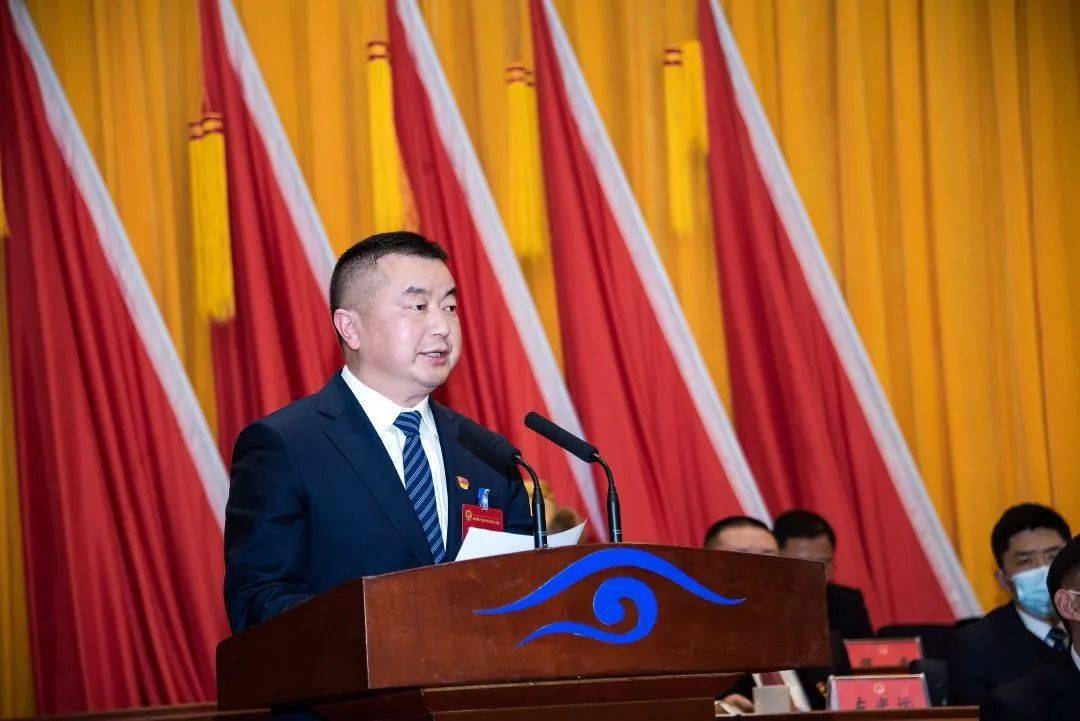 新当选的九寨沟县第十五届人民政府县长李为仁在表态发言中指出,在