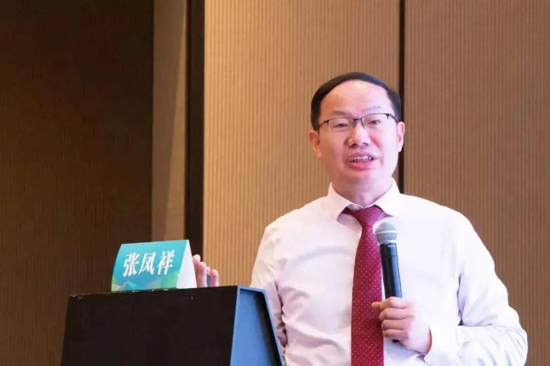 居维竹教授分享《房颤消融与左心耳封堵一站式治疗评价》顾凯教授分享