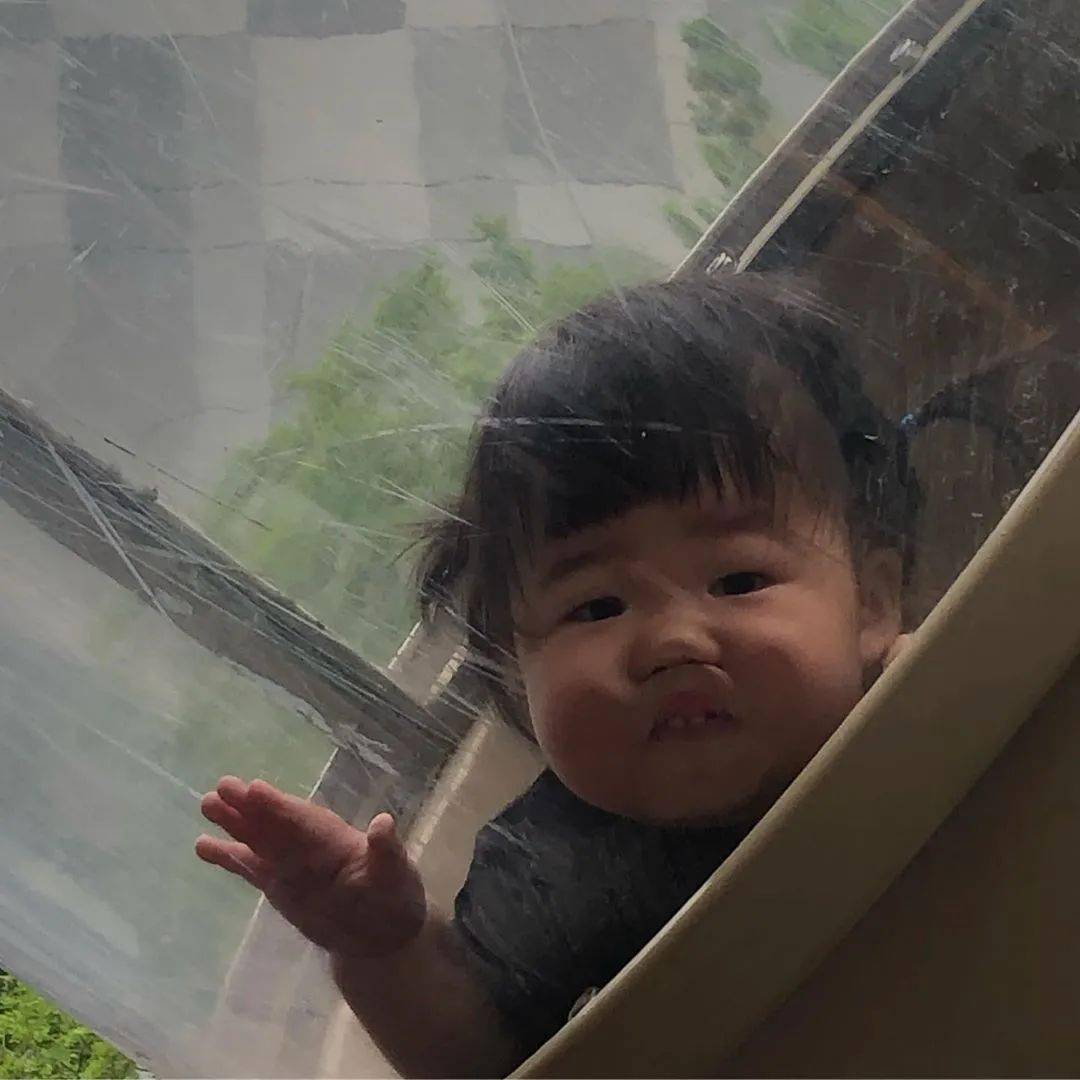 形象3岁小姑娘活成38岁大叔，我竟然在她身上看见我爸的影子…