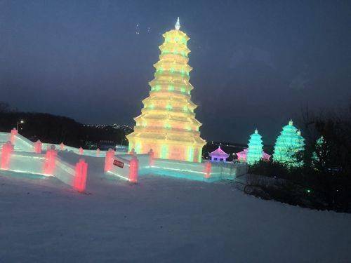 長(zhǎng)春|第三屆全國(guó)學(xué)校冰雪運(yùn)動(dòng)競(jìng)賽暨冰雪嘉年華盛大啟幕