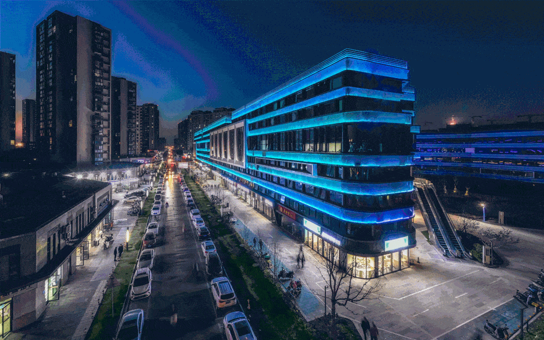 如今,河西新房5-6万 /㎡,鼓楼滨江约4.