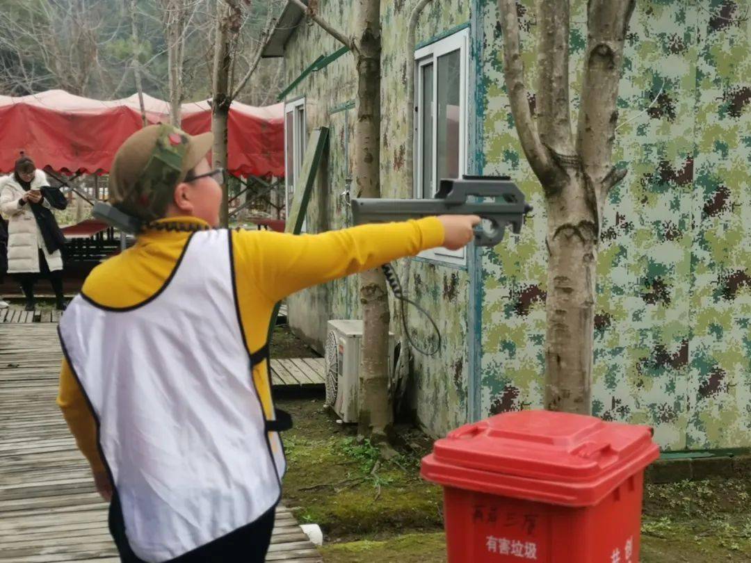 两岸三度营地承接企业团建成人拓展军事化军训魔训大型趣味运动会学生
