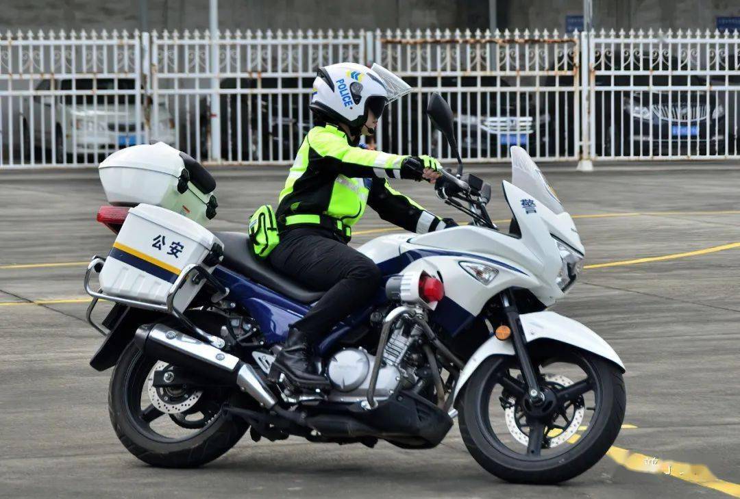 铿锵玫瑰绽芬芳 百炼成钢铸英姿_铁骑_普宁_女子