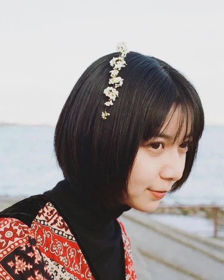 ，自黑起来毫不手软~ 而妹妹上白石萌歌的长相更成熟一些，身高也有162cm。