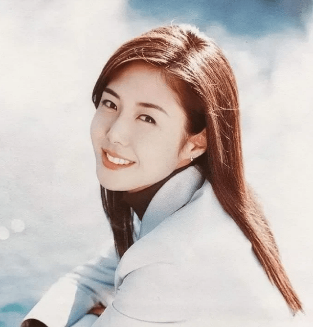 日剧女神松岛菜菜子现身首映礼保养得太好了从年轻美到老