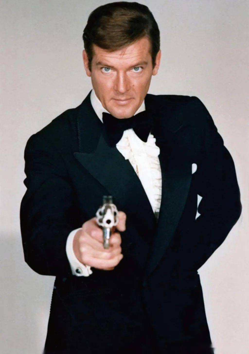 提摩西道尔顿007图片