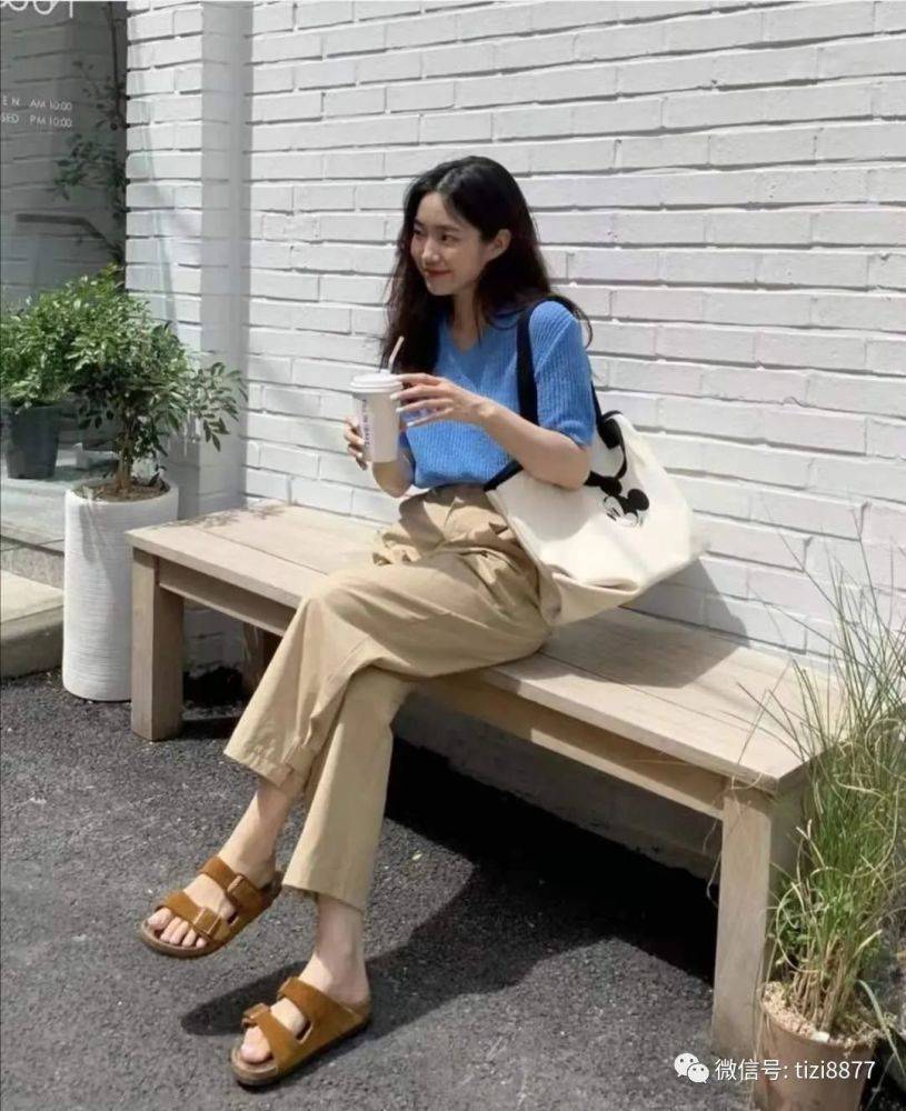卡其色配什么颜色好看