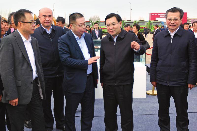 新能源汽车生产基地开工暨宝能汽车创新研究院揭牌活动在秦汉新城举行