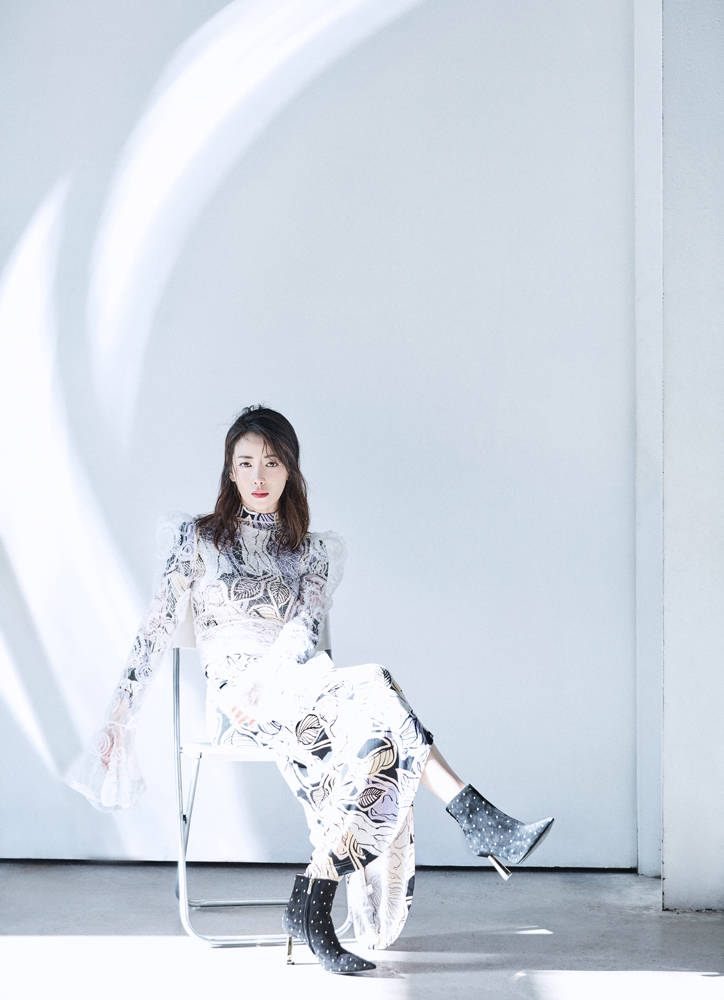 陈紫函化身娇美知性芷兰丽人勇于突破不忘初心