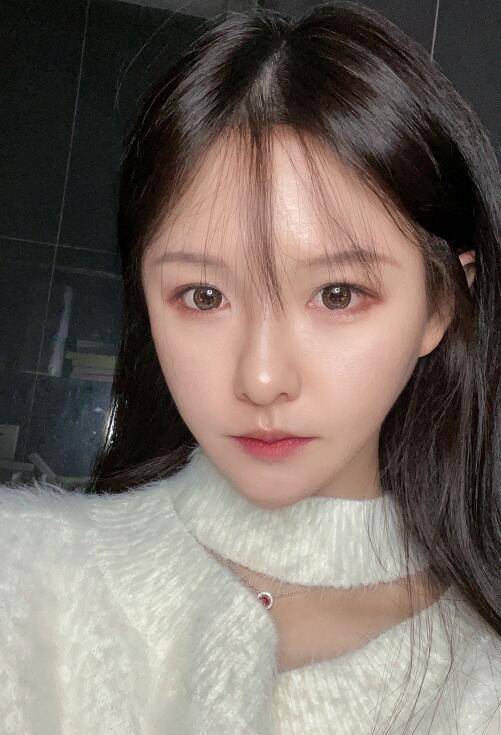 在斗鱼直播4年后,曾经挑战一姐地位的阿冷,现在怎么样了?