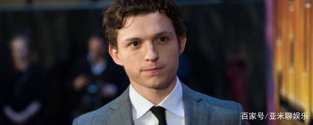 荷兰弟的原名是汤姆·赫兰德,他的真实英文名字是"tomholland".