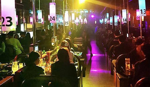 韩国夜店介绍：hunting bar是什么？老人专属夜店也有？_Pocha_酒吧_Buring