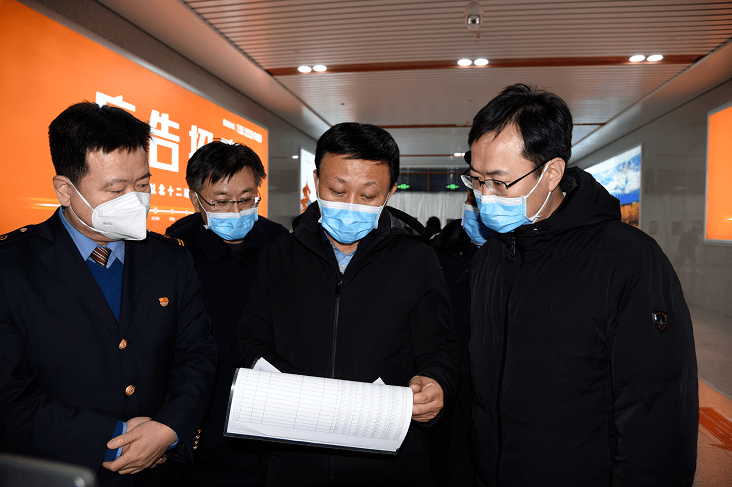 县委书记丁国华,县委副书记,县长谢云先后深入集中隔离点,阳高南站