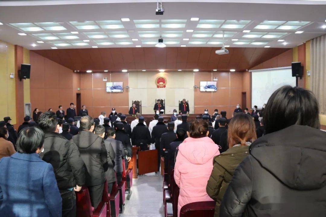 12月27日,永靖县人民法院依法公开宣判被告人祁某文等18人恶势力犯罪