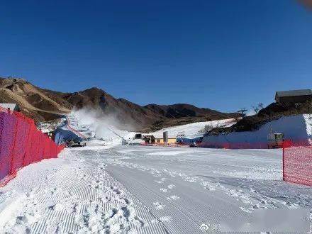 谈球吧体育越冷越嗨！打卡马鬃山滑雪场(图5)