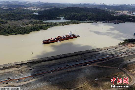 苏伊士运河堵塞反思海运咽喉抗风险能力受关注