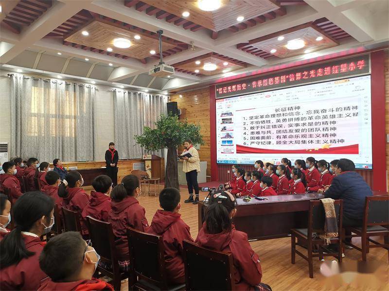 开国上将朱良才的女儿朱筱秋老师和钟元辉上将的女儿钟洪江老师受邀