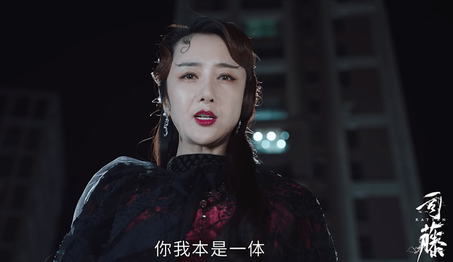 司藤白英复活白金的身份藏不住了