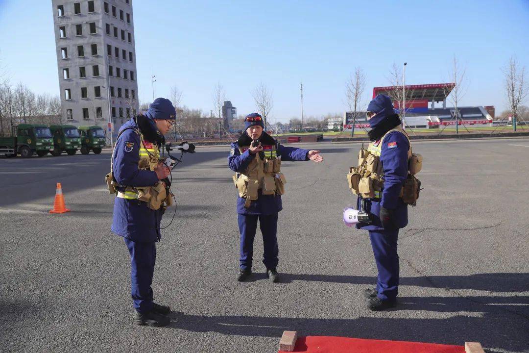 中國救援遼寧機動專業支隊開展低溫雨雪冰凍應急通信保障拉動演練