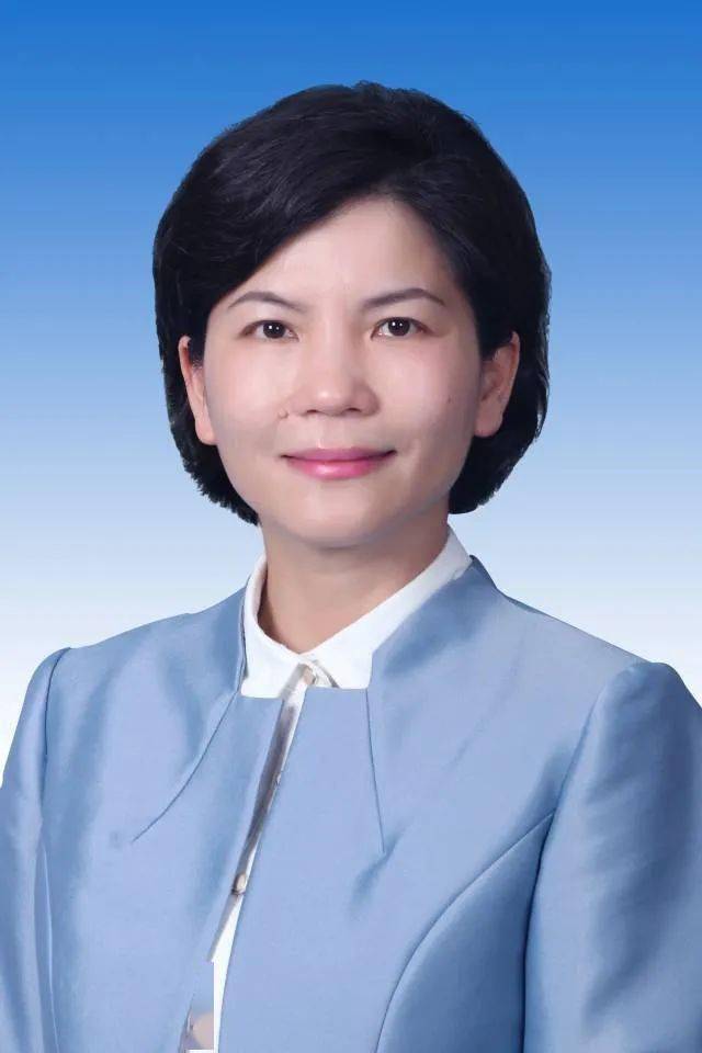 新一届潮州市委常委与记者见面(附简历)