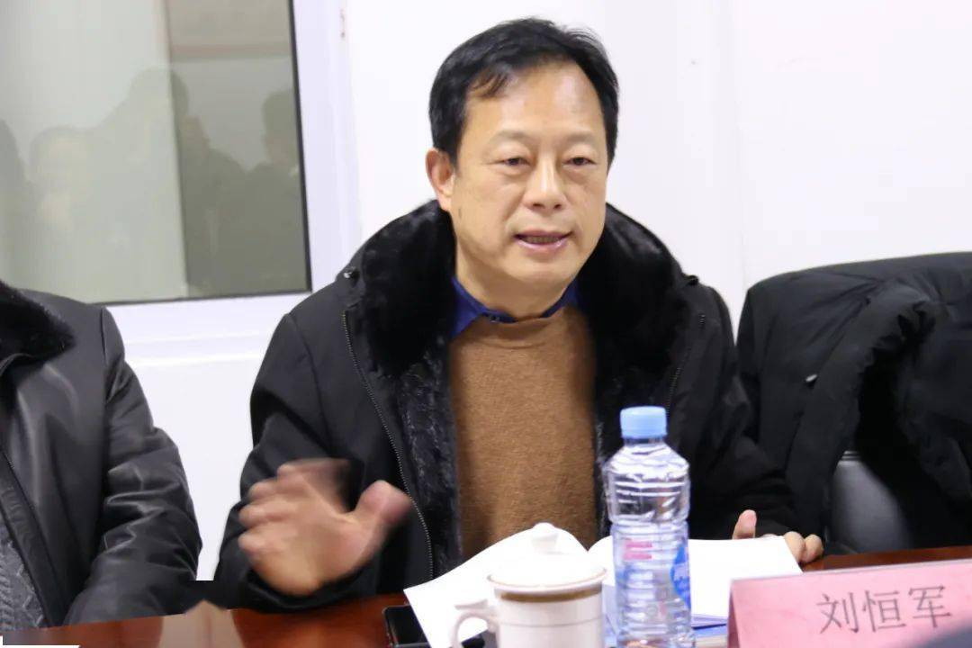 江西农商行纪委书记吴宜文座谈会上,陈海民表示,实现万安高质量发展