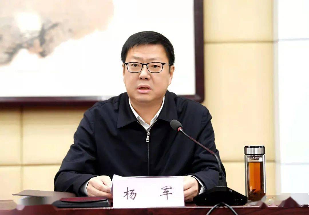 市委书记,市委网信委主任孟祥伟主持会议并讲话,他强调,要充分认识做