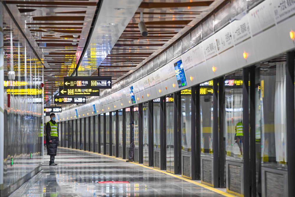 上海地铁14号线龙居路图片