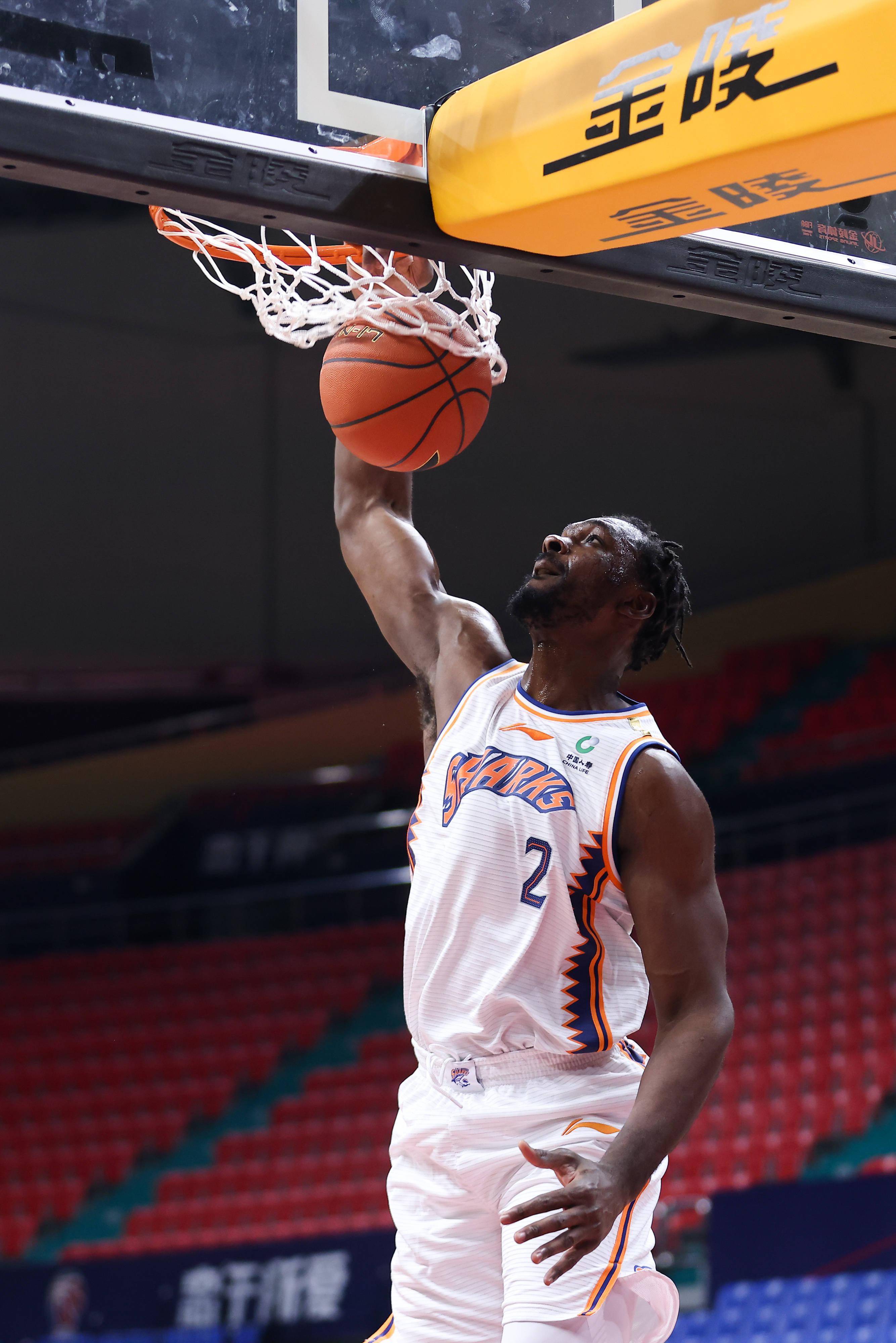 外援|縱觀CBA｜21名外援再就業(yè)，中國(guó)籃球急需這把“雙刃劍”