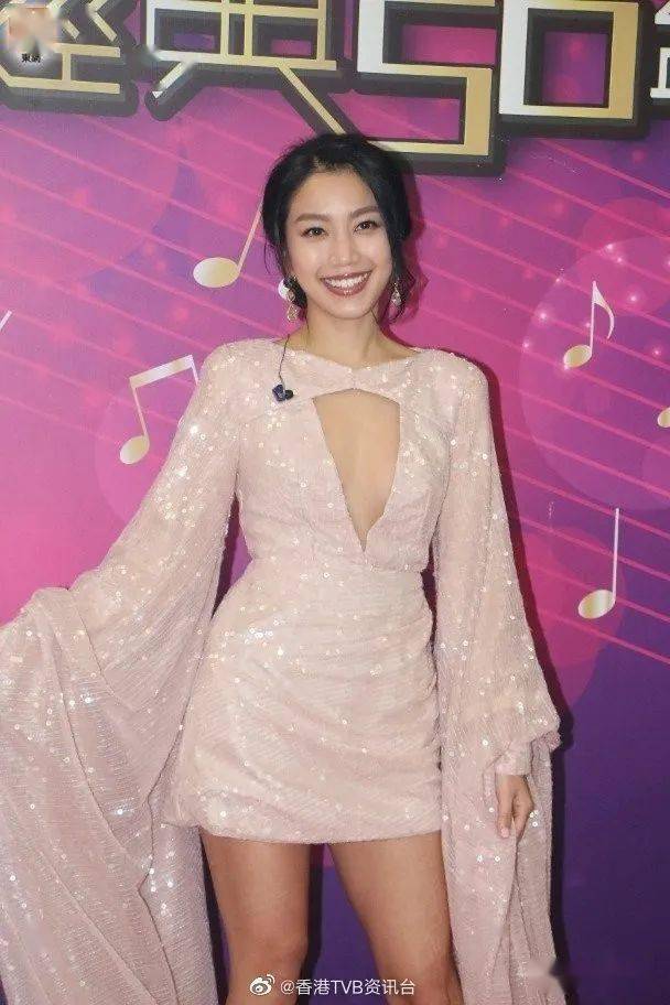 tvb台庆颁奖礼叫三飞姜丽文落街市讲姐姐话稳赢