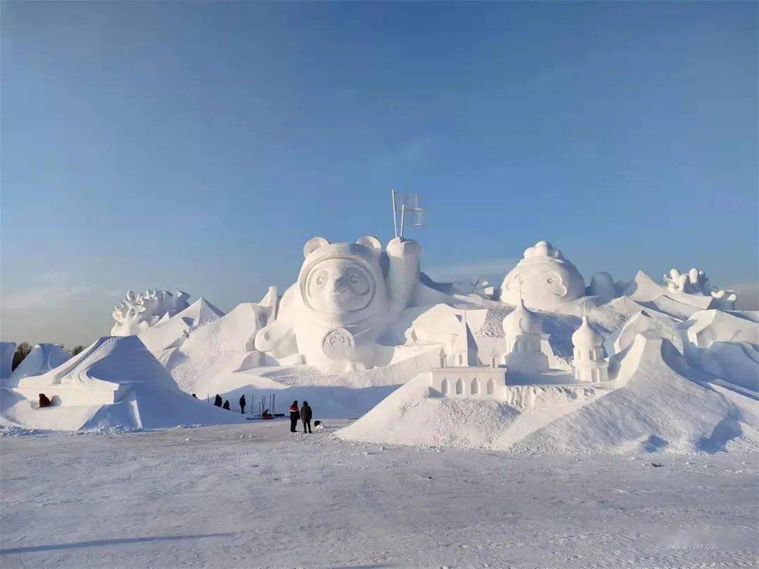 雪博会主塑《冬奥·太阳岛之旅》落成