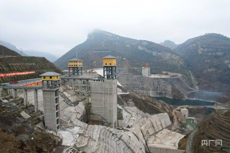 贵州:夹岩水利枢纽及黔西北供水工程正式下闸蓄水_毕节市_田坝镇_韩贤