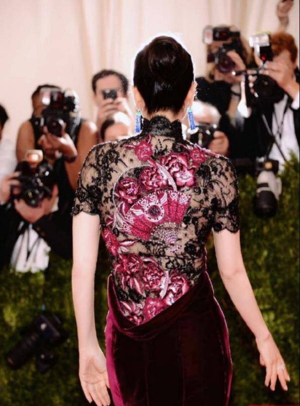 惊艳时光的美人跳舞 bbd8a41385f94ac6a298ab0c934dc38a.jpeg