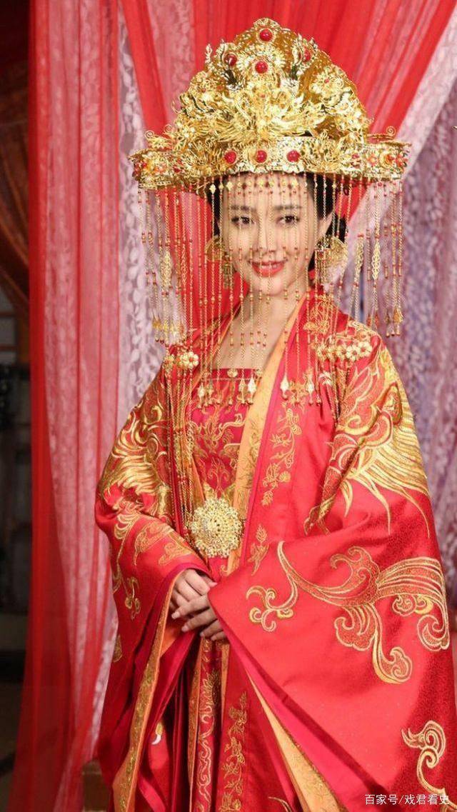 一日命妇 古代婚礼中凤冠霞帔从礼服变成婚服的演变 纁袡 新娘 穿着
